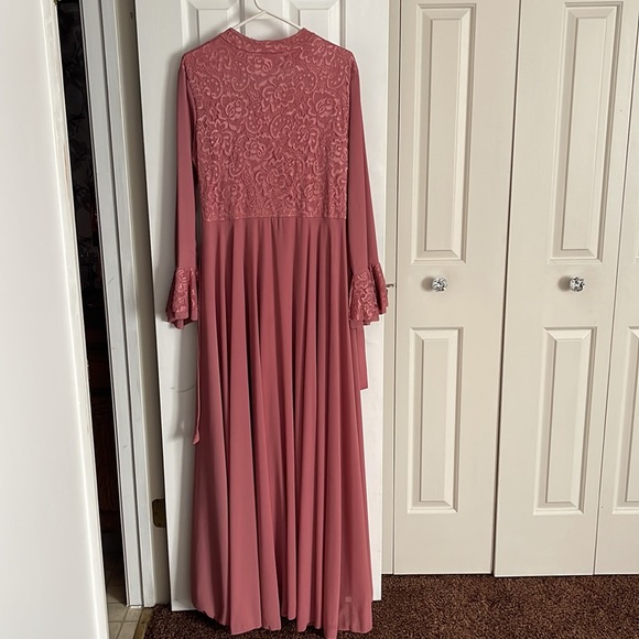 Elegant abaya - Picture 3 of 3